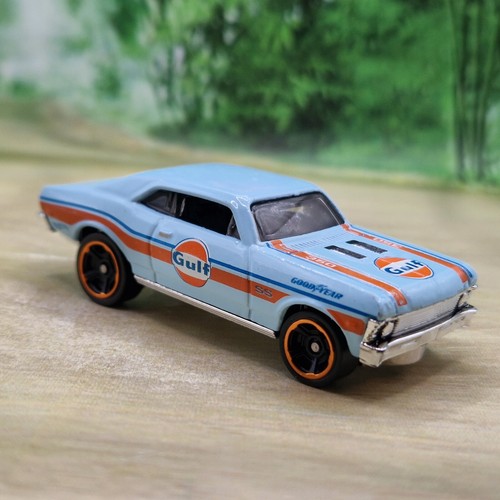 Hot wheels chevy nova - hot, '68